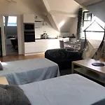 Bed & Breakfast Demeure Saint Louis Historic Manor, City 700M, Free Parking,A C,Clim,Wifi, City View, Garden Carcassonne