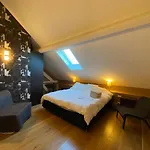 Demeure Saint Louis Historic Manor, 700m, Free Parking,a C,clim,wifi, View, Garden 4* Carcassonne