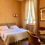 Bed & Breakfast Demeure Saint Louis Historic Manor, City 700M, Free Parking,A C,Clim,Wifi, City View, Garden