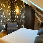 Demeure Saint Louis Historic Manor, City 700M, Free Parking,A C,Clim,Wifi, City View, Garden Bed & Breakfast Carcassonne