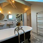 Bed & Breakfast Demeure Saint Louis Historic Manor, 700m, Free Parking,a C,clim,wifi, View, Garden 4*