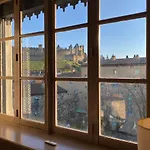 Demeure Saint Louis Historic Manor, 700m, Free Parking,a C,clim,wifi, View, Garden Bed & Breakfast Carcassonne