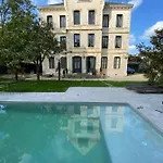 Bed & Breakfast Demeure Saint Louis Historic Manor, 700m, Free Parking,a C,clim,wifi, View, Garden 4*