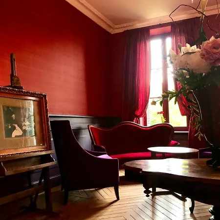 Demeure Saint Louis Historic Manor, 700m, Parking,a C,clim,wifi, Heated Pool, View 住宿加早餐酒店 4*