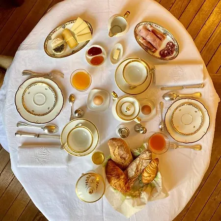 Demeure Saint Louis Historic Manor, 700m, Free Parking,a C,clim,wifi, View, Garden Готель типу 