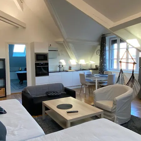 Couette-café Demeure Saint Louis Historic Manor, Air-conditioned, Free Private Parking, 700m, Wifi, View