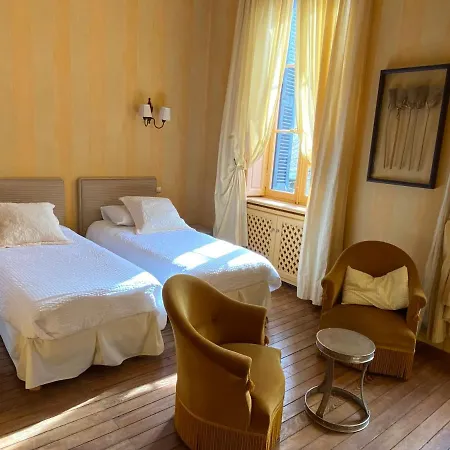 住宿加早餐酒店 Demeure Saint Louis Historic Manor, 700m, Parking,a C,clim,wifi, Heated Pool, View 卡尔卡松