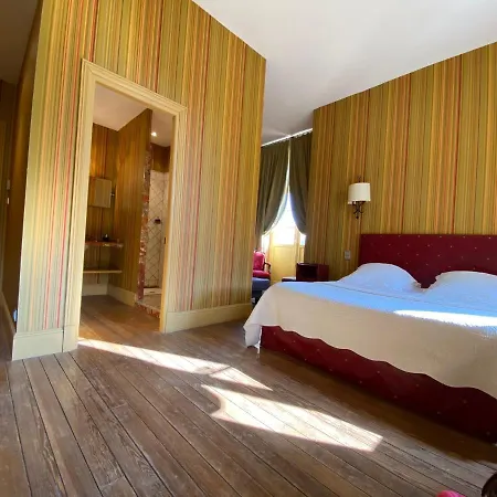 Demeure Saint Louis Historic Manor, 700m, Parking,a C,clim,wifi, Heated Pool, View