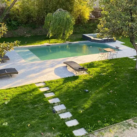 Bed & Breakfast Demeure Saint Louis Historic Manor, City 700M, Parking,A C,Clim,Wifi, Heated Pool, City View 4*