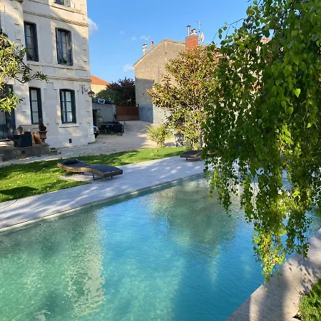 Demeure Saint Louis Historic Manor, 700m, Parking,a C,clim,wifi, Heated Pool, View 住宿加早餐酒店 卡尔卡松