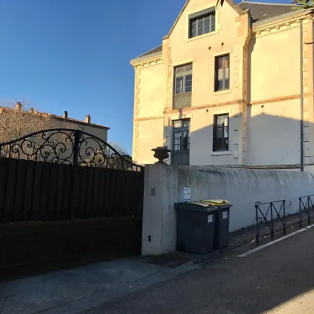 Demeure Saint Louis Historic Manor, 700m, Parking,a C,clim,wifi, Heated Pool, View 住宿加早餐酒店 卡尔卡松