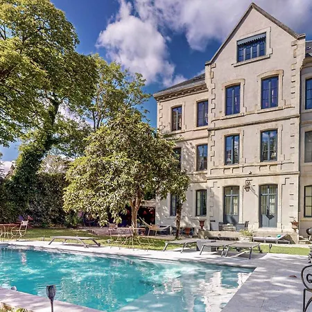 Demeure Saint Louis Historic Manor, 700m, Free Parking,a C,clim,wifi, View, Garden Carcassonne