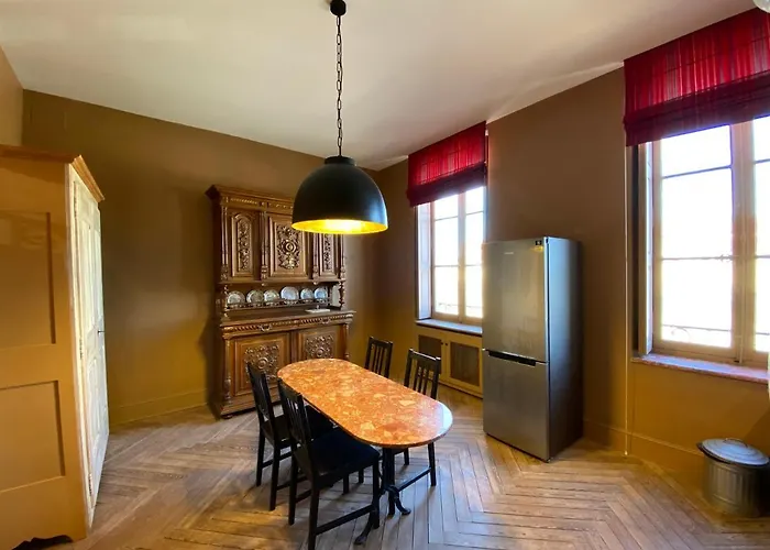 Demeure Saint Louis Historic Manor, City 700M, Free Parking,A C,Clim,Wifi, City View, Garden Bed & Breakfast