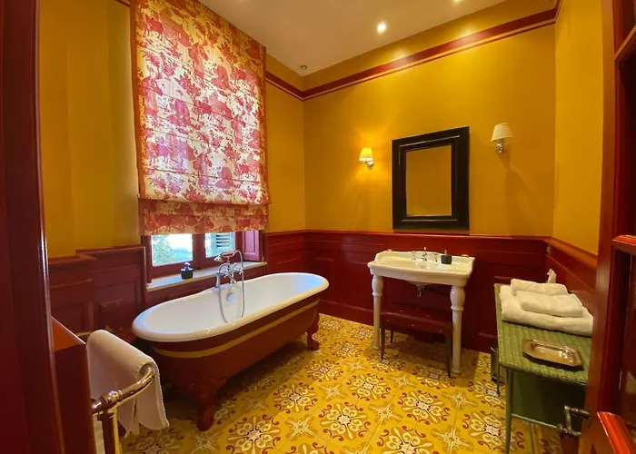 Bed & Breakfast Demeure Saint Louis Historic Manor, City 700M, Free Parking,A C,Clim,Wifi, City View, Garden 4*