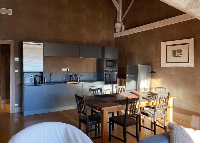 Demeure Saint Louis Historic Manor, City 700M, Free Parking,A C,Clim,Wifi, City View, Garden Bed & Breakfast