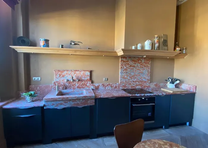 Demeure Saint Louis Historic Manor, City 700M, Free Parking,A C,Clim,Wifi, City View, Garden