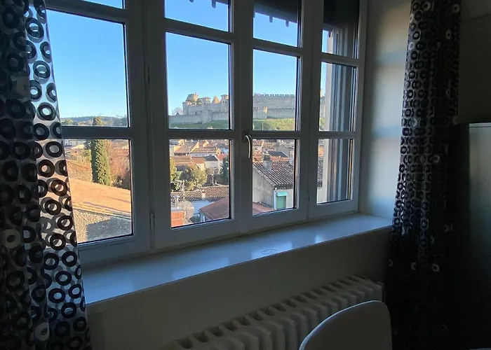 Bed & Breakfast Demeure Saint Louis Historic Manor, City 700M, Free Parking,A C,Clim,Wifi, City View, Garden