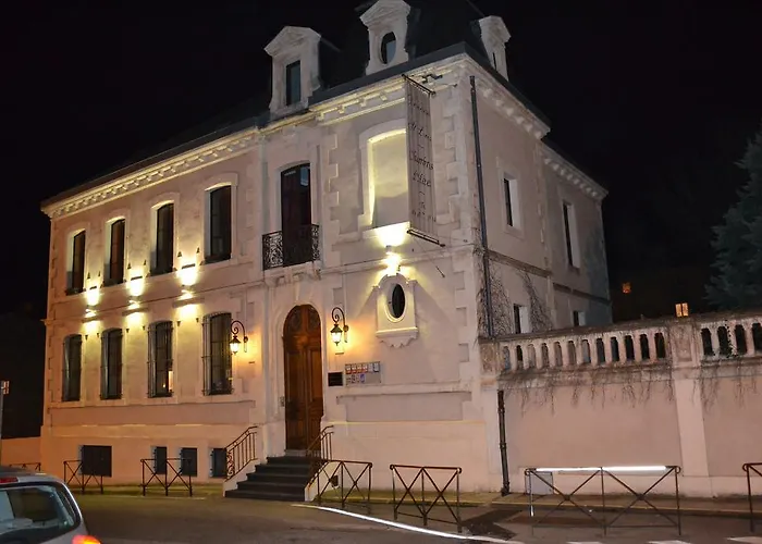 Bed & Breakfast Demeure Saint Louis Historic Manor, City 700M, Free Parking,A C,Clim,Wifi, City View, Garden