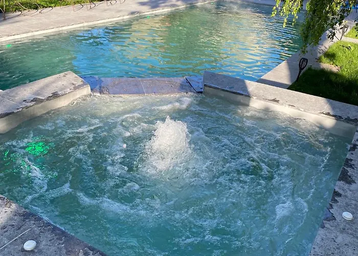 Demeure Saint Louis Historic Manor, City 700M, Free Parking,A C,Clim,Wifi, City View, Garden 4* Carcassonne