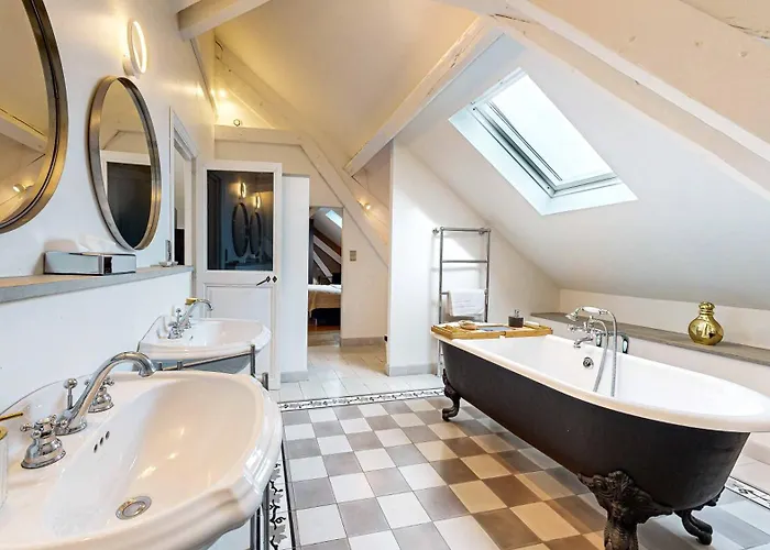 Bed & Breakfast Demeure Saint Louis Historic Manor, City 700M, Free Parking,A C,Clim,Wifi, City View, Garden Carcassonne