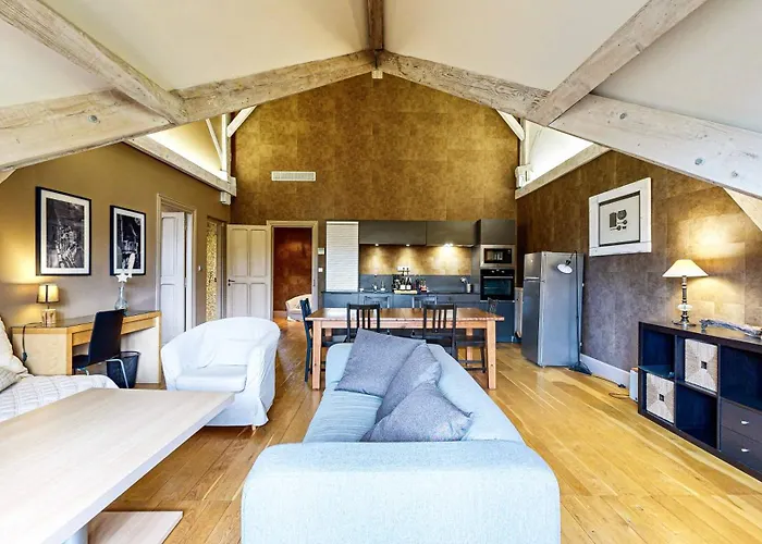 Bed & Breakfast Demeure Saint Louis Historic Manor, City 700M, Free Parking,A C,Clim,Wifi, City View, Garden Carcassonne