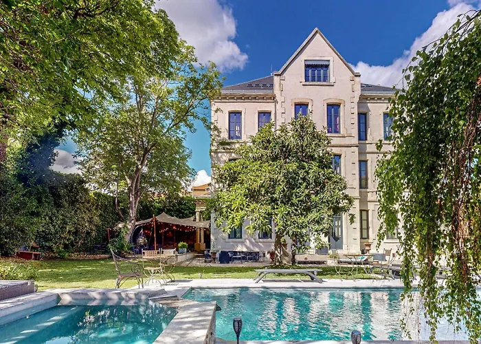 Demeure Saint Louis Historic Manor, City 700M, Free Parking,A C,Clim,Wifi, City View, Garden 4* Carcassonne