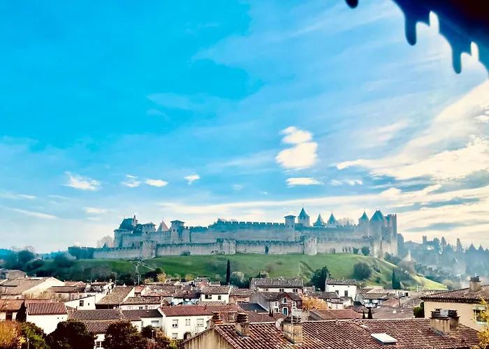 Demeure Saint Louis Historic Manor, City 700M, Free Parking,A C,Clim,Wifi, City View, Garden Bed & Breakfast 4*